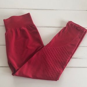 Fabletics Seamless Delta Capri